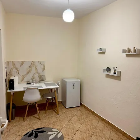 Pensión Guestroom