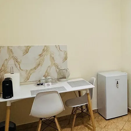 Guestroom 3* 티라나