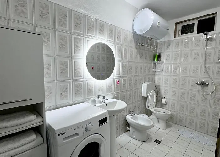 Guestroom Pensión Tirana